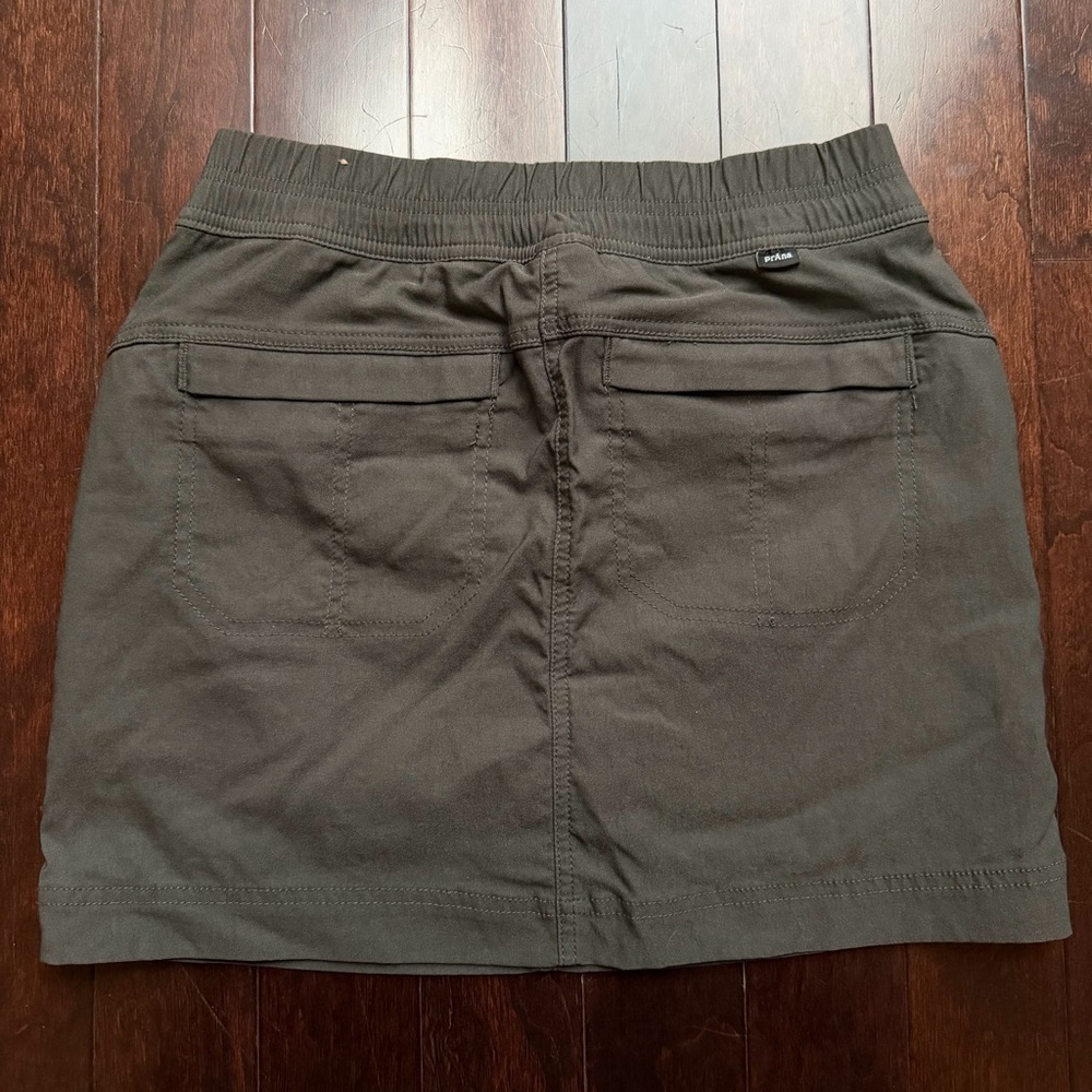 prAna Women's Skort Skirt Size 2 Dark Olive Green Nylon Spandex Hiking Outdoor - Picture 3 of 6